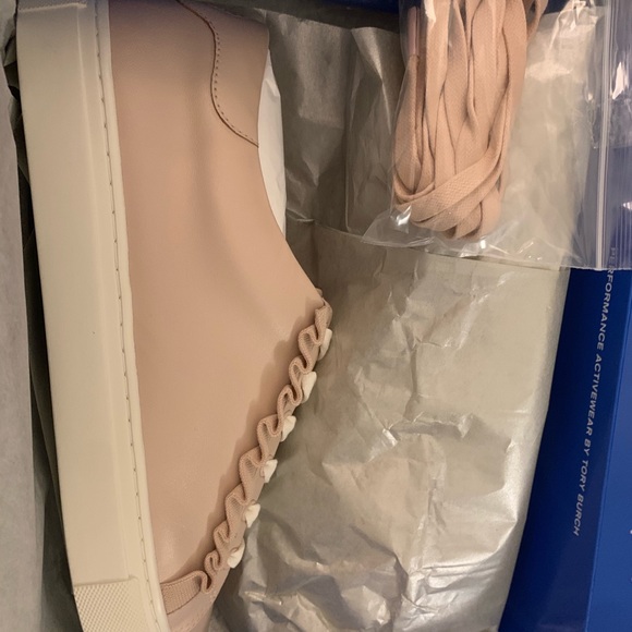 Tory Burch ruffle sneaker - Picture 4 of 4